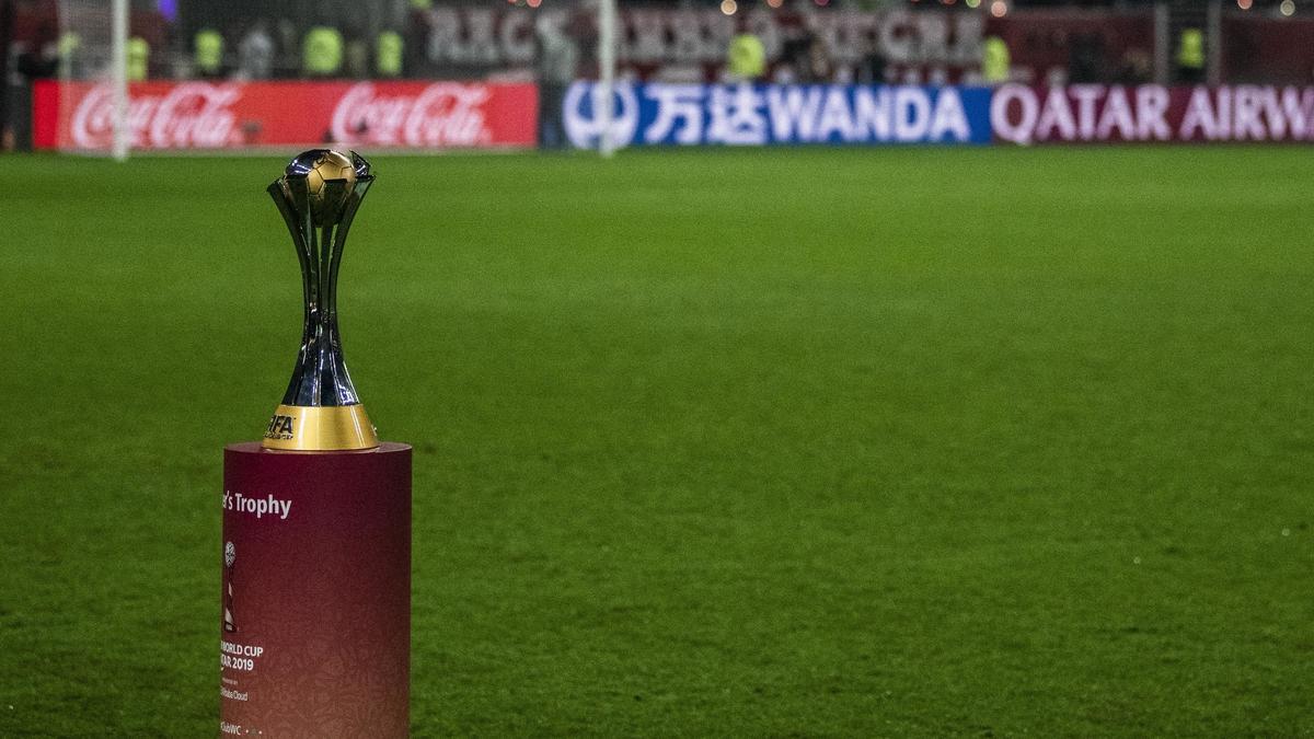 FIFA-Präsident Gianni Infantino ist sich nicht sicher, ob die Club-WM im Dezember stattfindet FIFA-Präsident Gianni Infantino ist sich nicht sicher, ob die Club-WM im Dezember stattfindet