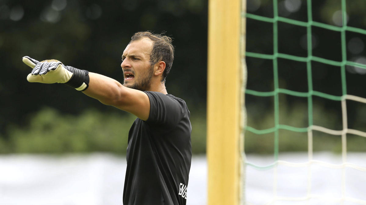 Marcel Engelhardt verlässt Eintracht Braunschweig Marcel Engelhardt verlässt Eintracht Braunschweig