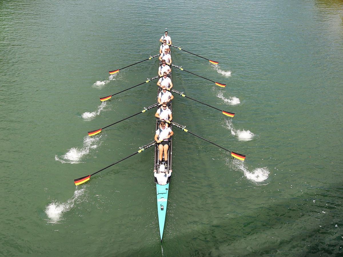Der Deutschland-Achter belegte beim Weltcup in Italien Rang drei.