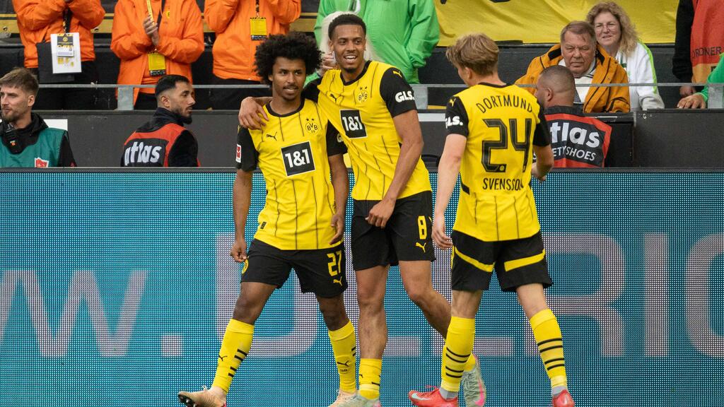 BVB-Star Karim Adeyemi (l.) ist weiterhin heiß begehrt BVB-Star Karim Adeyemi (l.) ist weiterhin heiß begehrt
