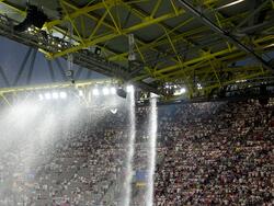 Der Kletterer hatte sich in der Dachkonstruktion des Stadions aufgehalten. Das Spiel war wegen eines Gewitters unterbrochen worden. (Archivfoto)