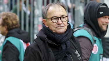 Ewald Lienen teilt heftig gegen den FC Bayern aus.