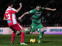 Urko Vera (dcha.) vuelve a cambiar de camiseta en la Segunda División. (Foto: Getty)