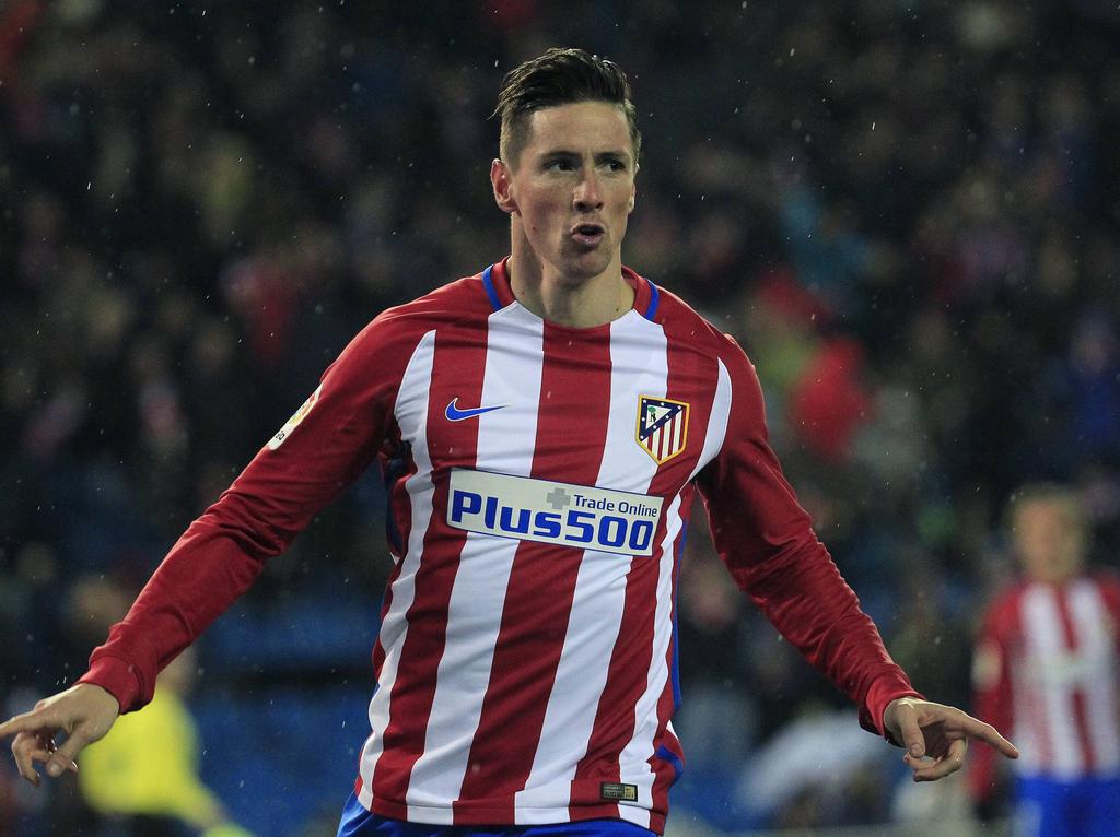 Torres chocó con un jugador del equipo rival. (Foto: Getty)