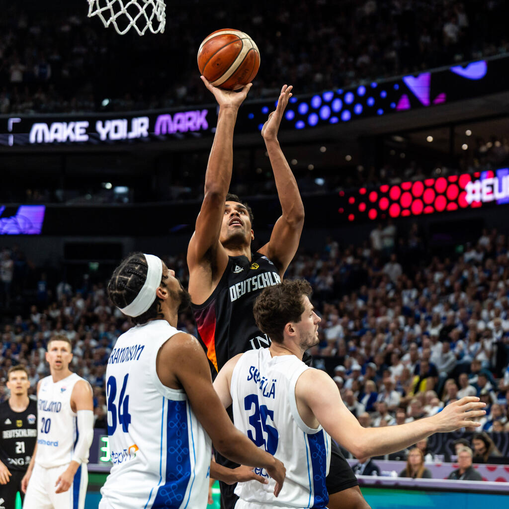 Power Forward: Oscar da Silva - Note: 1
