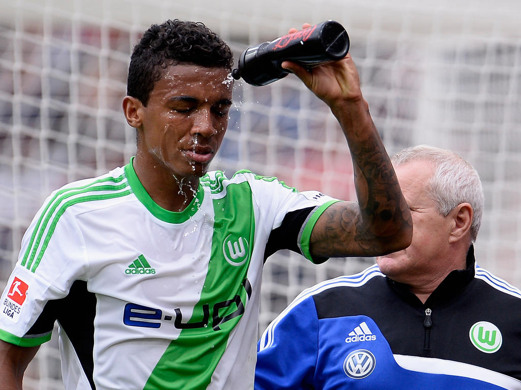 Der Wolfsburger Luiz Gustavo läuft für Brasilien auf Der Wolfsburger Luiz Gustavo läuft für Brasilien auf