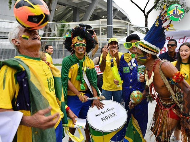 Die brasilianischen Fans leben im Rhythmus des Fußballs