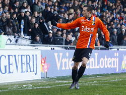 Julian Jenner viert dat hij Vitesse op 1-1  heeft gebracht tegen provinciegenoot De Graafschap in 2010.