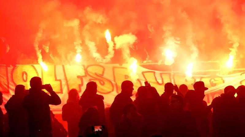 Wolfsburg darf Pyro-Chaoten bezahlen lassen