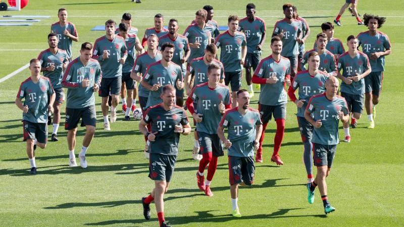 Franck Ribéry (vorne) hat einmal mehr für einen Skandal gesorgt Franck Ribéry (vorne) hat einmal mehr für einen Skandal gesorgt