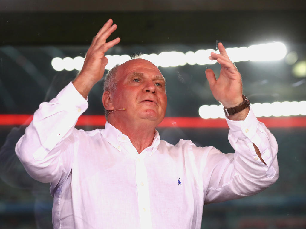 Bayern-Präsident Uli Hoeneß hat sich zum Transfer-Wahnsinn geäußert Bayern-Präsident Uli Hoeneß hat sich zum Transfer-Wahnsinn geäußert