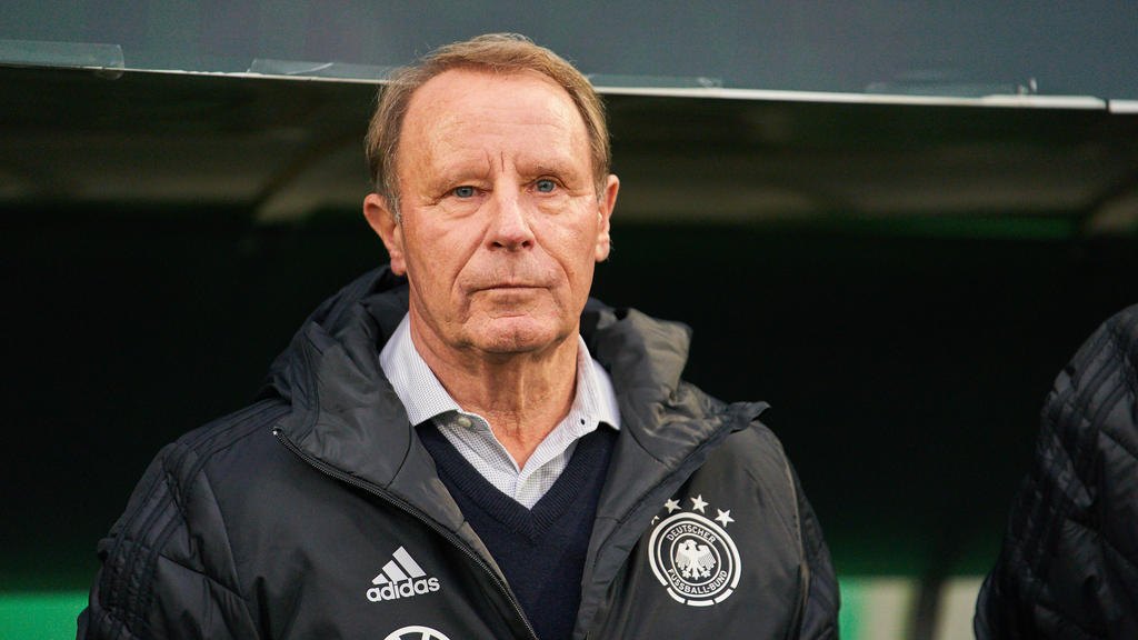Berti Vogts würde Joshua Kimmich im Mittelfeld aufstellen Berti Vogts würde Joshua Kimmich im Mittelfeld aufstellen