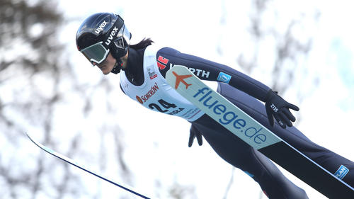 Skispringerin Luisa Görlich hat nur wenig Zeit zu Hause