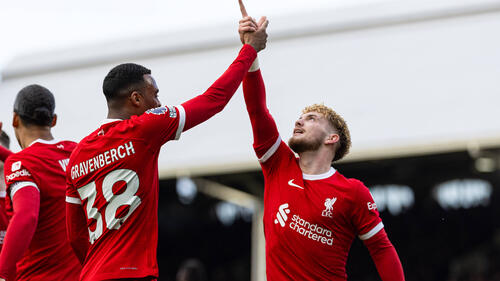 Harvey Elliott (r.) wird bei Bayer Leverkusen gehandelt