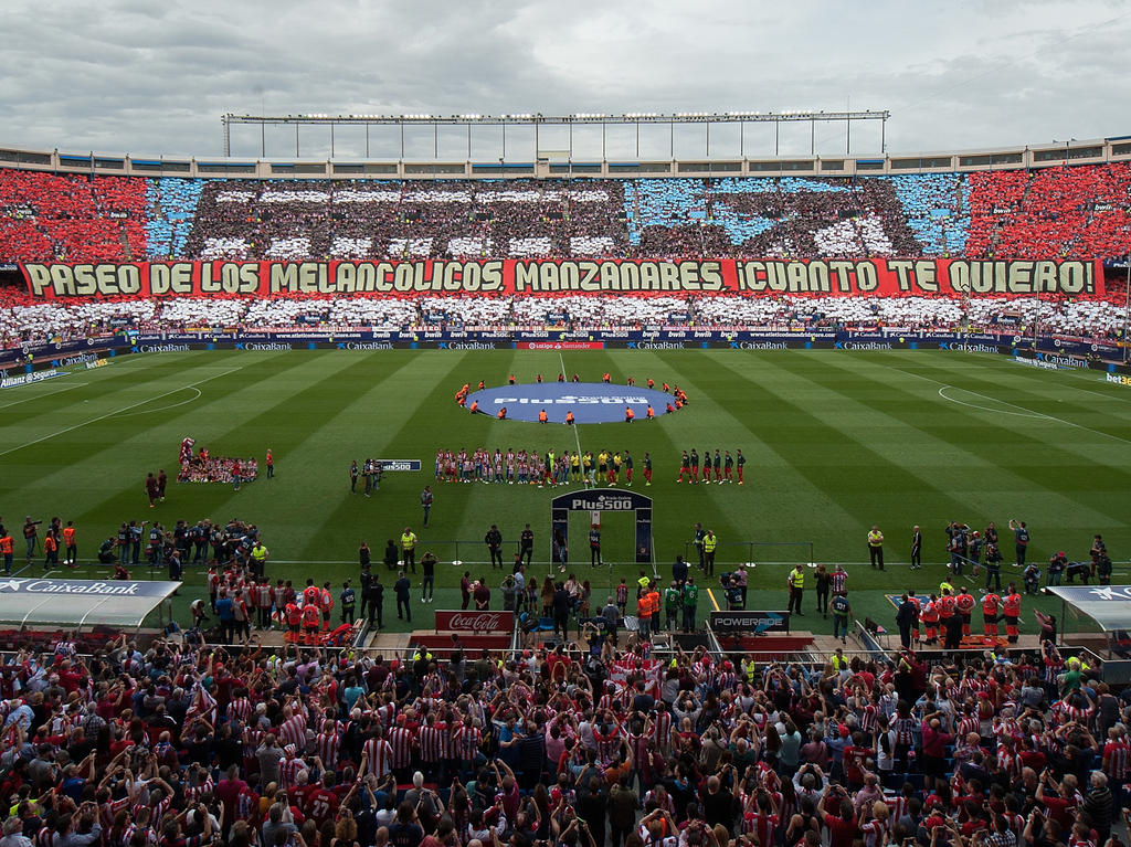 Bonito mosaico al principio del encuentro de despedida del Calderón. (Foto: Getty)