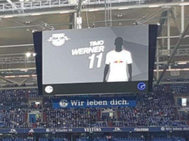Das Portrait von Tim Werner erschien nicht auf dem Schalker Videowürfel (Quelle: Twitter)