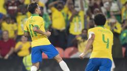 Bayern-Profi Philippe Coutinho (l.) hatte mit Brasilien gegen Südkorea Grund zum Jubel