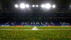 Der FC Schalke lässt seine Dauerkarten-Inhaber gleich zweimal bezahlen