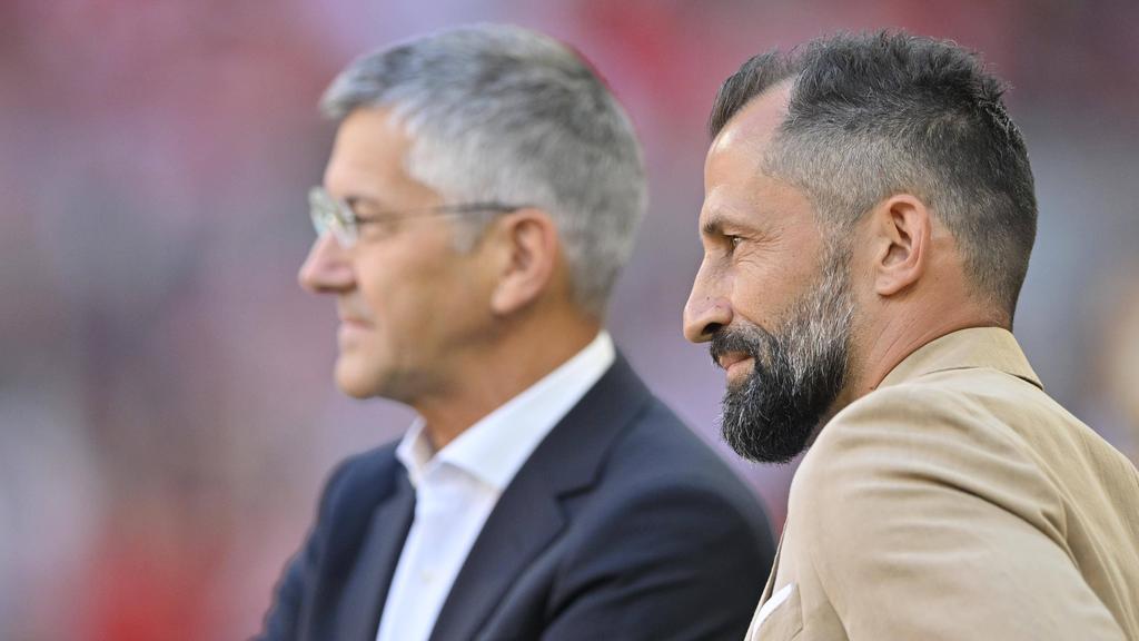 Hasan Salihamidzic (r.) hat bei den Transfers des FC Bayern das Sagen