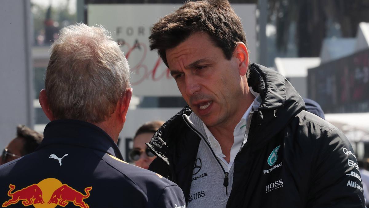 Ziemlich beste Feinde: Red Bulls Helmut Marko und Mercedes' Toto Wolff Ziemlich beste Feinde: Red Bulls Helmut Marko und Mercedes' Toto Wolff