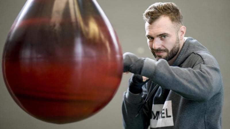 Dominic Bösel will seinen WM-Titel gegen Robin Krasniqi verteidigen Dominic Bösel will seinen WM-Titel gegen Robin Krasniqi verteidigen