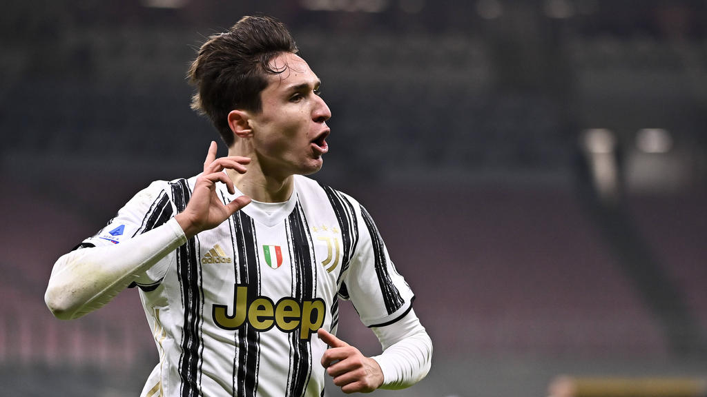 Juventus youngster Chiesa robs CR7 of the show - SportsBeezer
