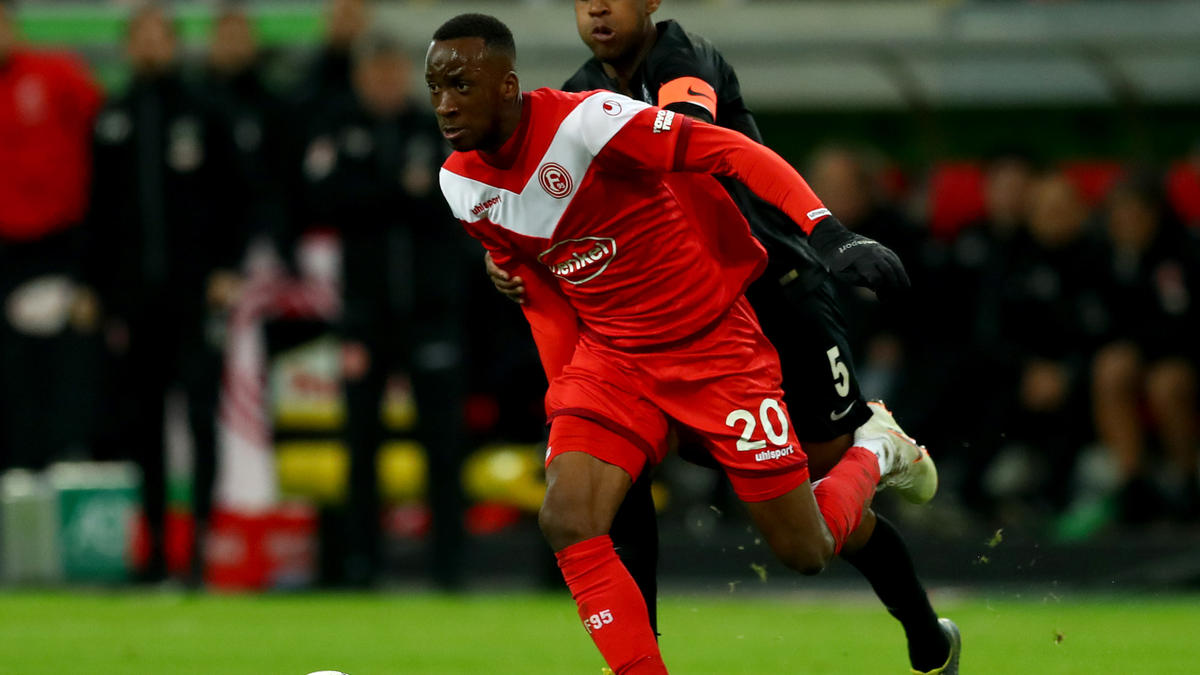 Dodi Lukebakio wird beim FC Schalke 04 gehandelt Dodi Lukebakio wird beim FC Schalke 04 gehandelt