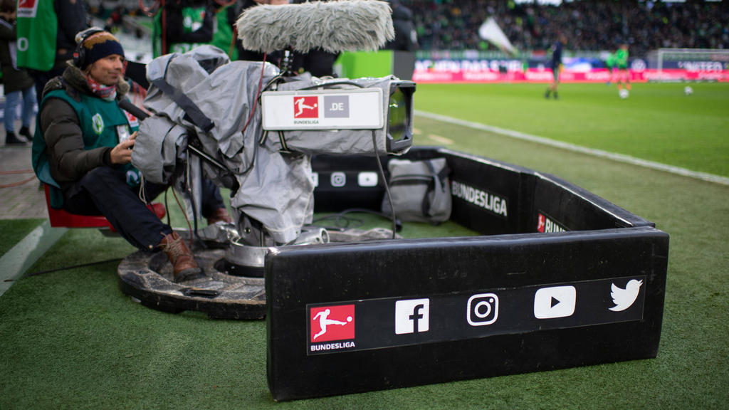 Wer sichert sich die TV-Rechte für die Bundesliga?