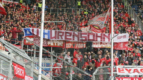 Mit diesem Banner verhöhnten die Bayern-Fans Dietmar Hopp