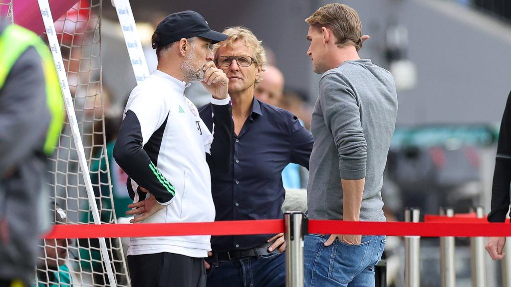 Thomas Tuchel (l.) und Christoph Freund (r.) arbeiten beim FC Bayern eng zusammen