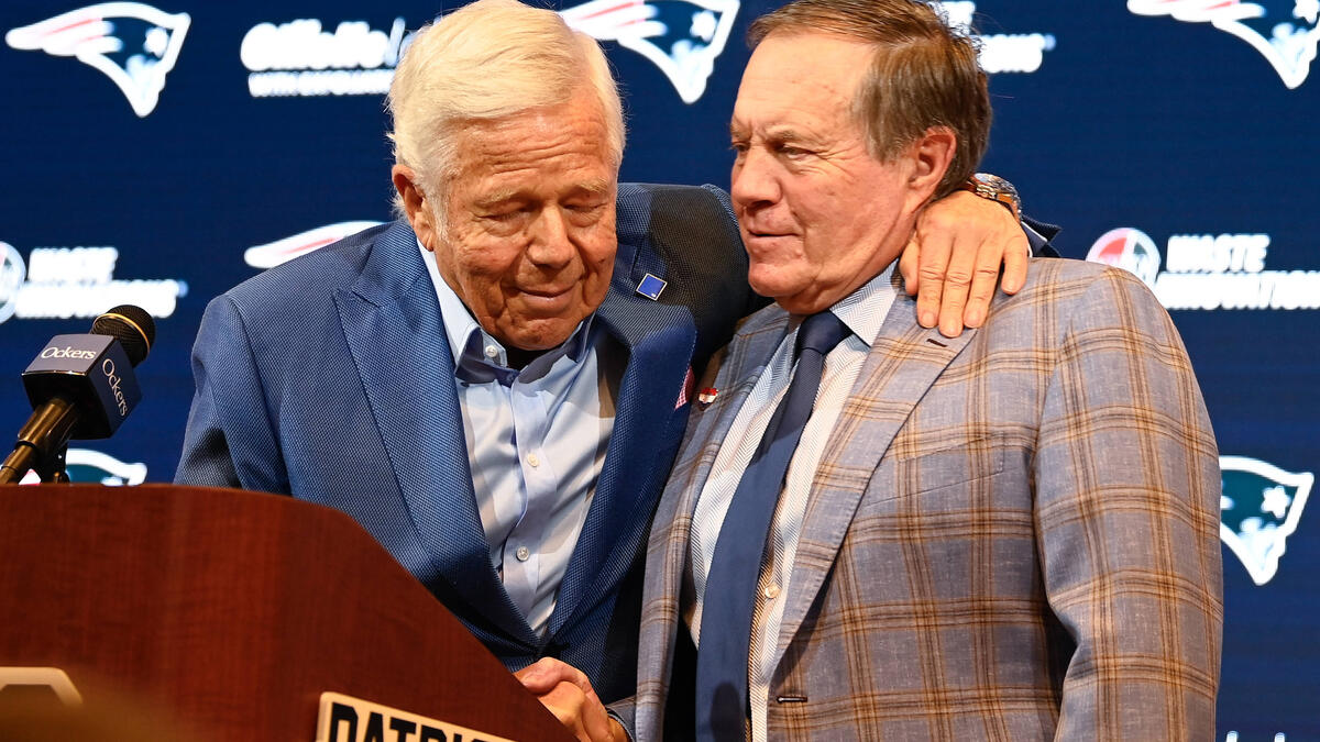Robert Kraft (l.) und Bill Belichick vereint eine jahrelange Zusammenarbeit