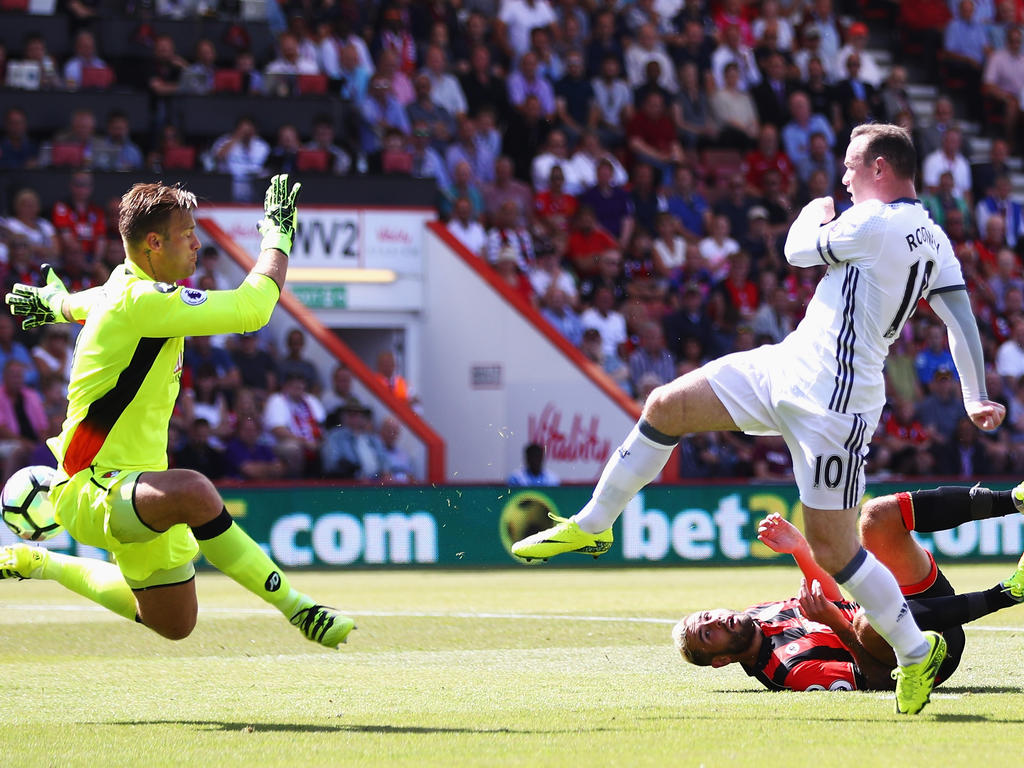 Rooney marcó su gol número 87 fuera de casa e igualó a Alan Shearer. (Foto: Getty)