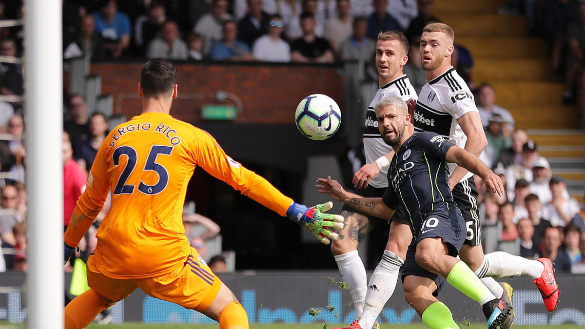 Agüero erzielte das 2:0 für Manchester City beim FC Fulham Agüero erzielte das 2:0 für Manchester City beim FC Fulham