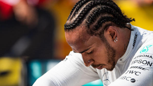 Lewis Hamilton lässt sich erneut vom Medientag der Formel 1 entschuldigen Lewis Hamilton lässt sich erneut vom Medientag der Formel 1 entschuldigen