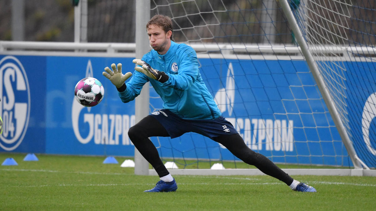 Frederik Rönnow vom FC Schalke 04 kann den Frust der Ultras verstehen Frederik Rönnow vom FC Schalke 04 kann den Frust der Ultras verstehen