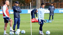 Diego Demme (r.) war zum Wochenstart beim Mannschaftstraining von Hertha BSC dabei