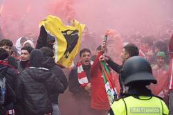 Die Zusammenstöße geschahen außerhalb des Stadions