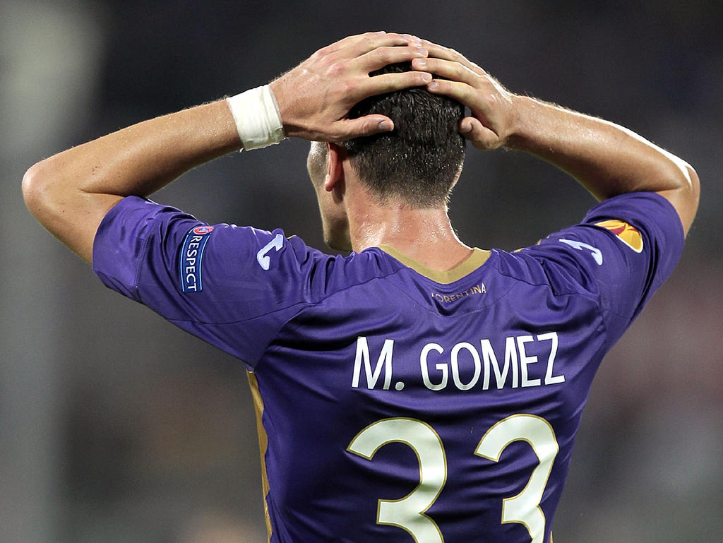 Mario Gomez schlägt die Hände wieder einmal frustriert über dem Kopf zusammen