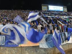 Fans de Godoy en el estadio Malvinas Argentinas de Mendoza. (Foto: Imago)