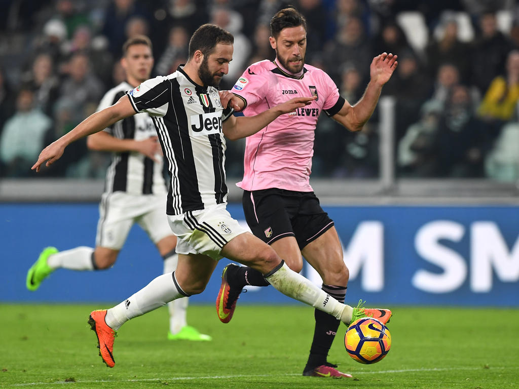 Gonzalo Higuaí­n und Juventus Turin setzten sich mühelos gegen Palermo durch
