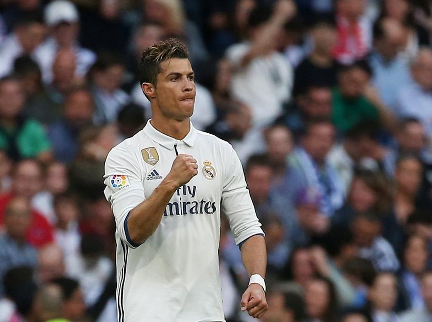 Cristiano Ronaldo maakt zijn 400e doelpunt voor Real Madrid en viert dit bescheiden