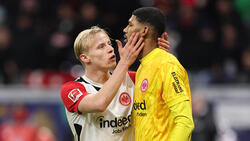 Eintracht-Torwart Kaua Santos (r.) war nah zwei Patzern gegen Mainz untröstlich