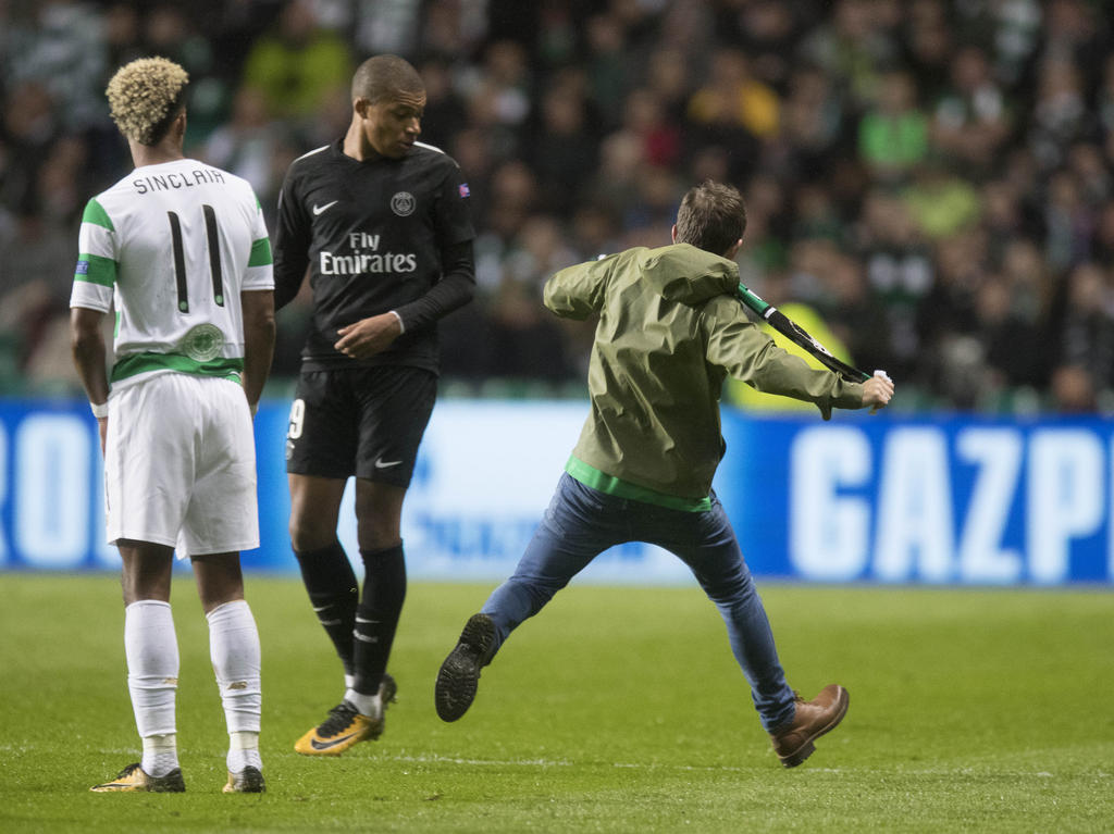 Kylian Mbappé sah sich einem Angriff durch einen Celtic-Fan ausgesetzt