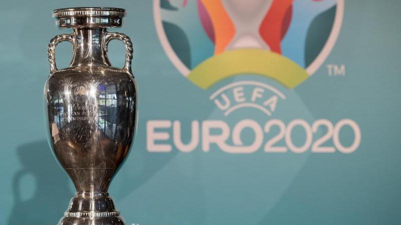 Das Objekt der Begierde: der EM-Pokal Das Objekt der Begierde: der EM-Pokal