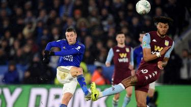 Jamie Vardy (l.) und Co. nur 1:1 gegen Aston Villa