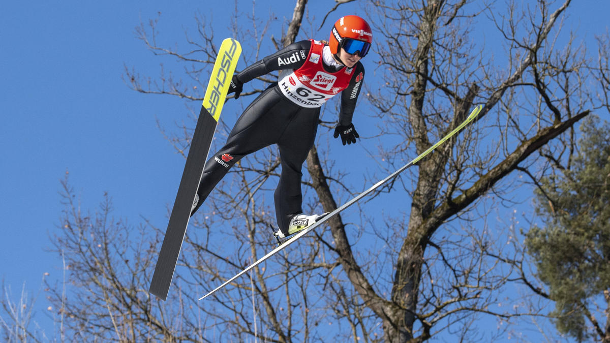 Katharina Althaus sicherte sich in Hinzenbach den fünften Platz Katharina Althaus sicherte sich in Hinzenbach den fünften Platz