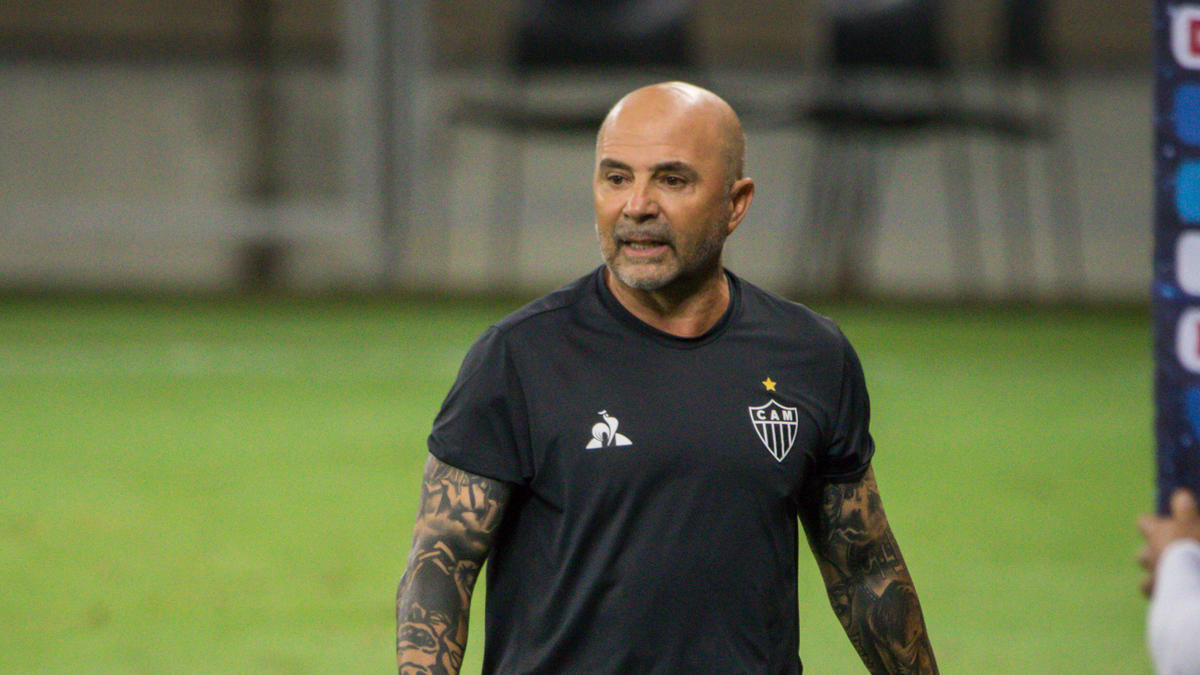 Der frühere argentinische Fußball- Nationalcoach Jorge Sampaoli hat sich mit dem Coronavirus infiziert Der frühere argentinische Fußball- Nationalcoach Jorge Sampaoli hat sich mit dem Coronavirus infiziert