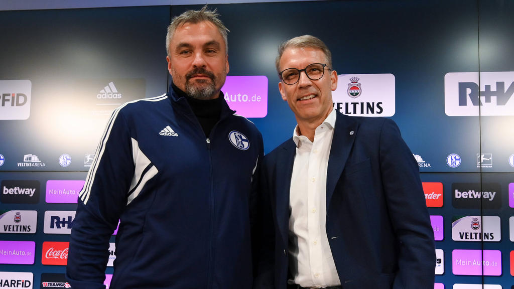 Schalkes Sportvorstand Peter Knäbel (r.) und Cheftrainer Thomas Reis
