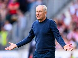 Freiburgs Trainer Christian Streich kann sich die Niederlage gegen Wolfsburg nicht erklären