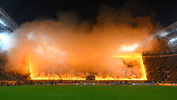 Fast pausenlos brannten beim Spiel Dresden gegen Darmstadt zahlreiche Pyros